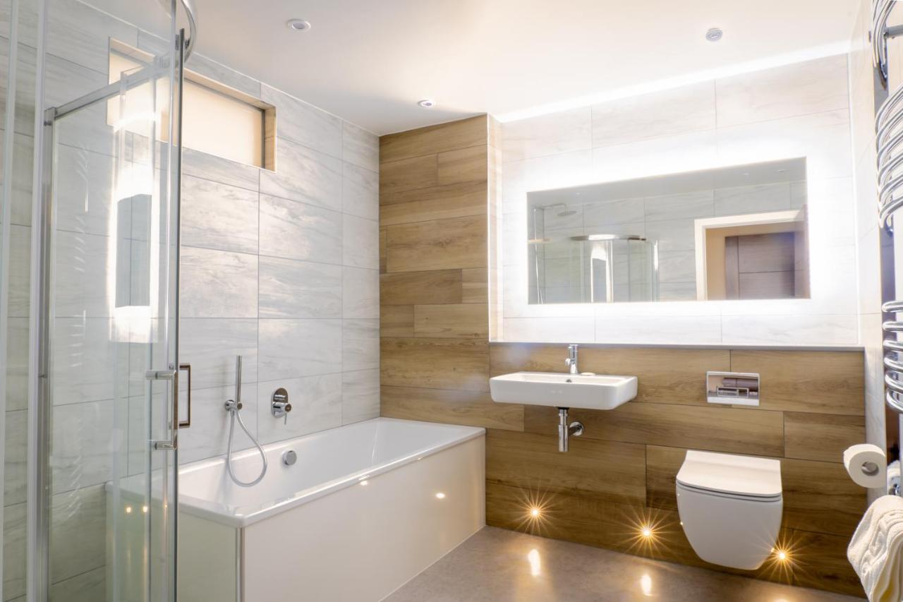 Woodside Apartment