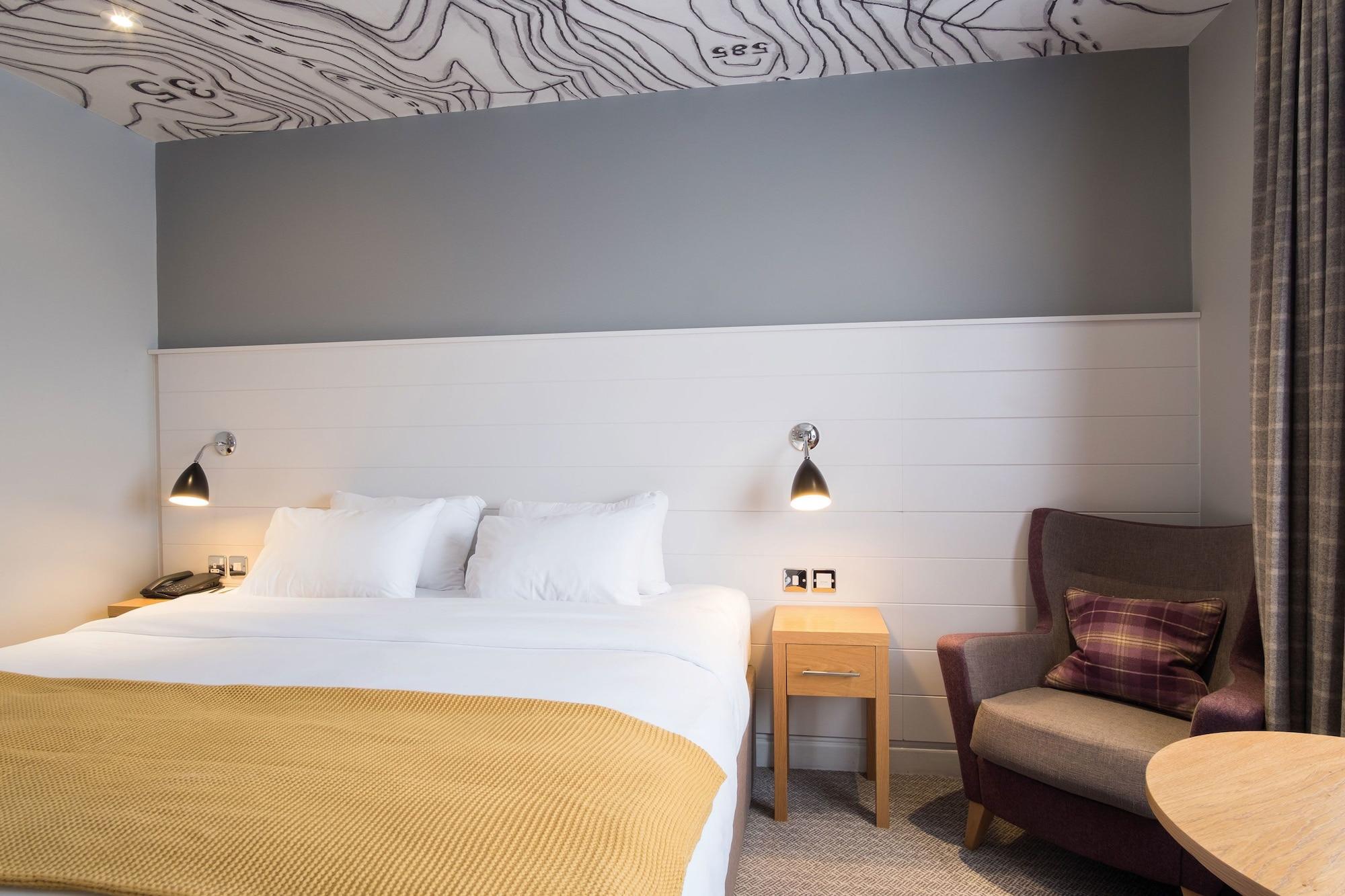 North Lakes And Hotel 4*