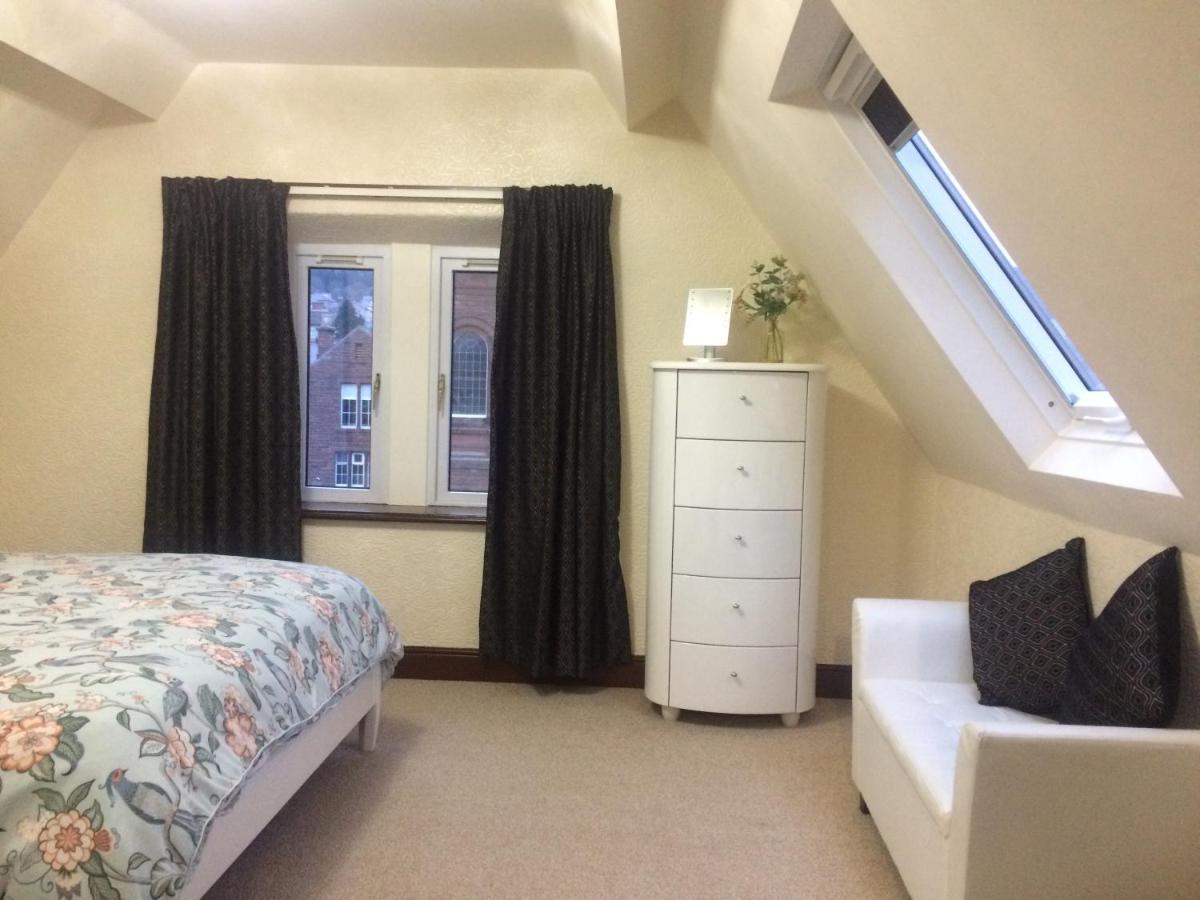 Stylish In Stone-built Former Rectory Apartment