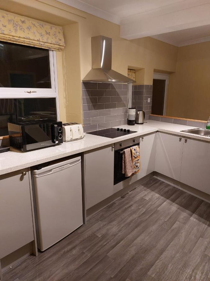 Entire Two Bedroom House In Holiday home
