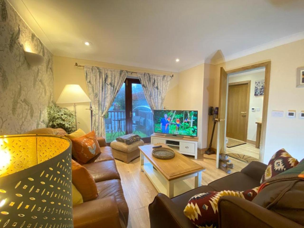 District In 1 Acre Gardens Off M6 Country house Penrith