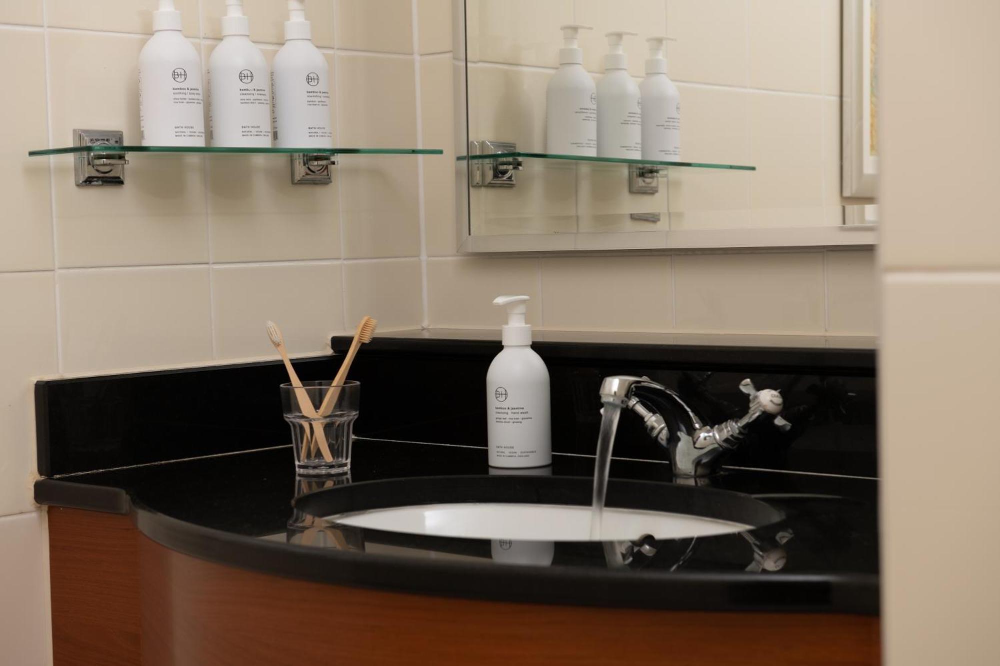 Hotel North Lakes And 4*