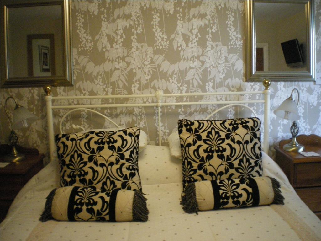 Laurel House